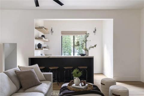 Tiny photo for 481 Bay View Court, Lake Arrowhead, CA 92352 (MLS # IG25278396)