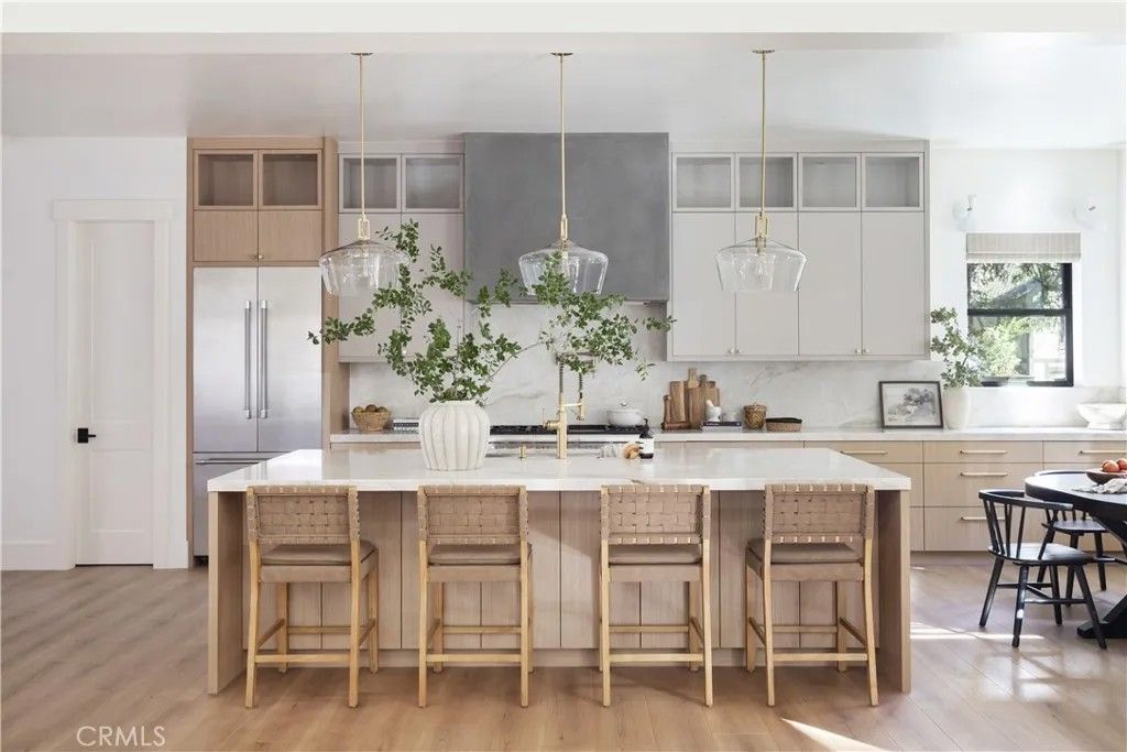 Photo of 481 Bay View Court, Lake Arrowhead, CA 92352 (MLS # IG25278396)