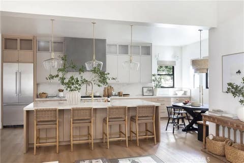 Tiny photo for 481 Bay View Court, Lake Arrowhead, CA 92352 (MLS # IG25278396)