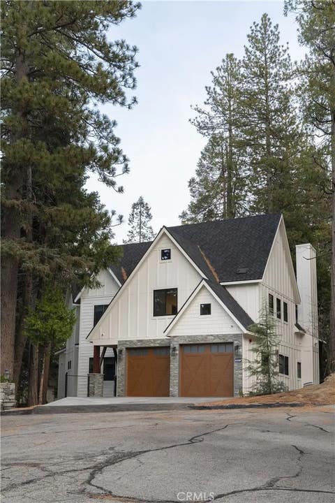 Tiny photo for 481 Bay View Court, Lake Arrowhead, CA 92352 (MLS # IG25278396)