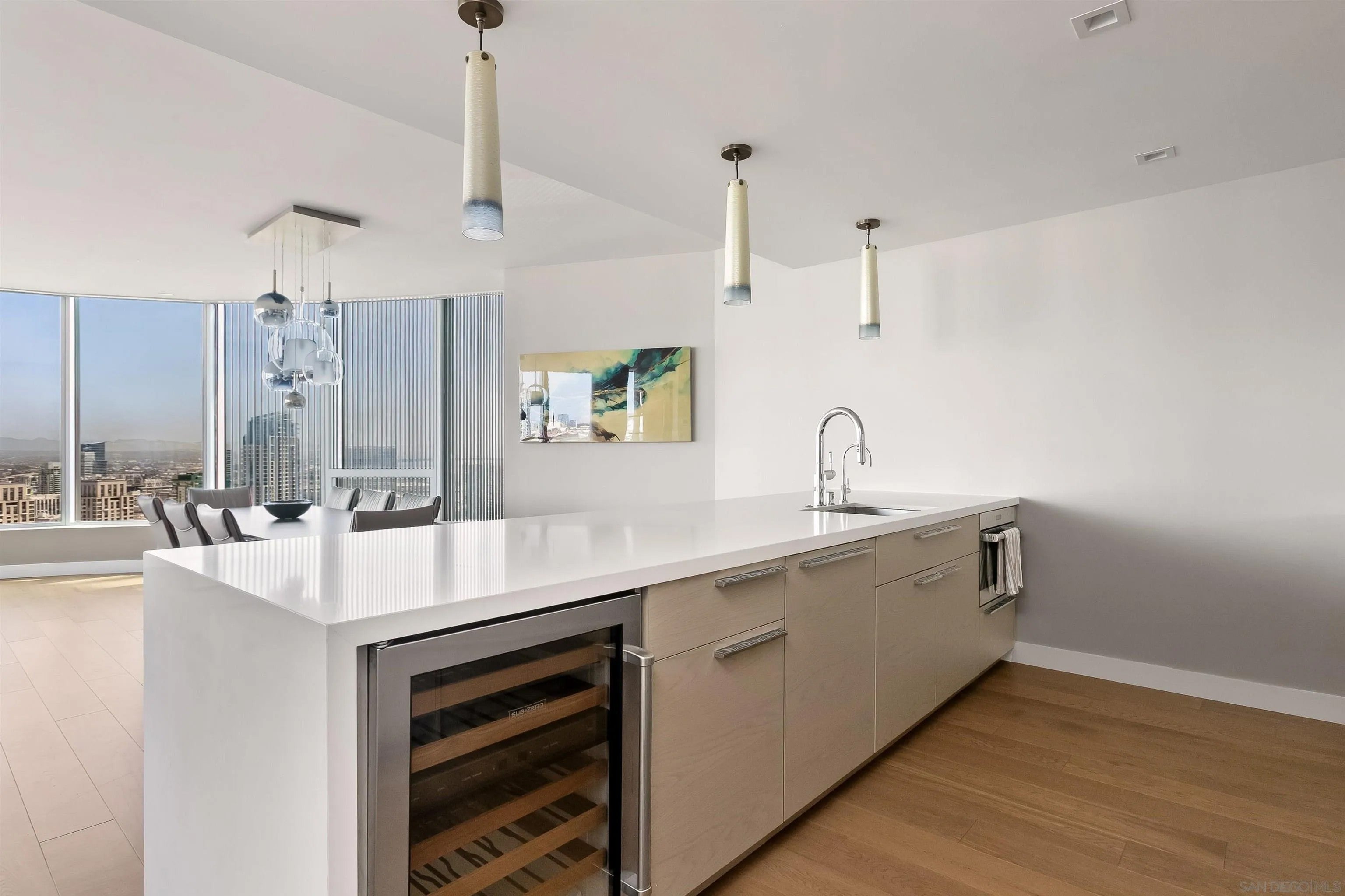 888 W E Street 3304