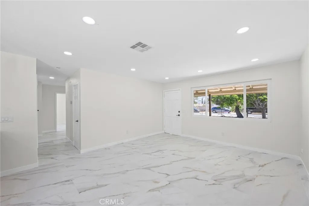 9030 Roble