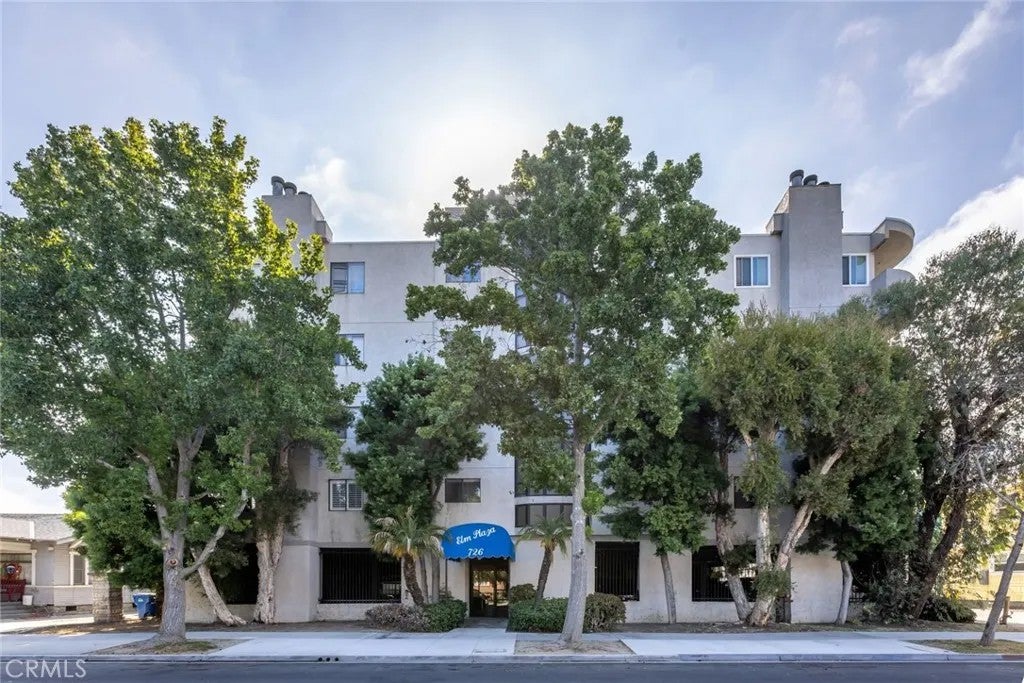 726 Elm Avenue 404