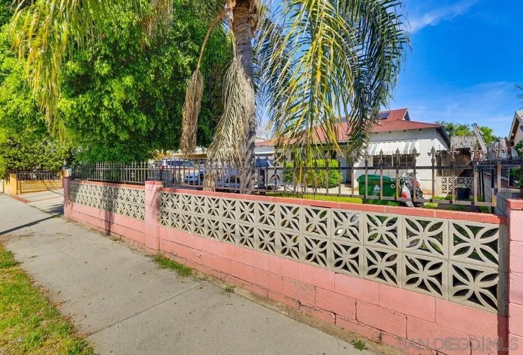 Photo of 10036 Arleta Ave, Los Angeles, CA 91331 (MLS # 260004839)