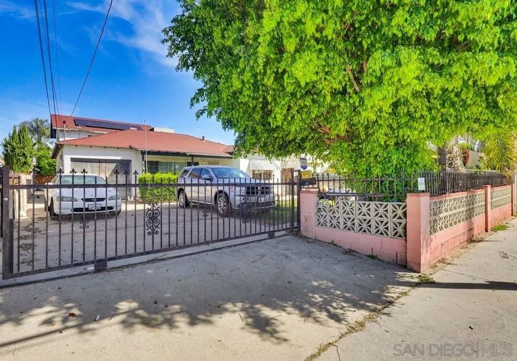 Photo of 10036 Arleta Ave, Los Angeles, CA 91331 (MLS # 260004839)