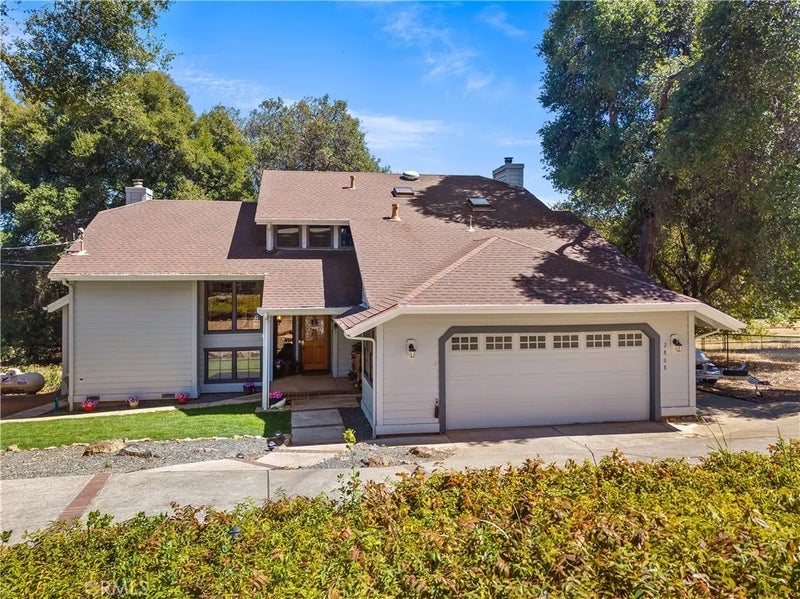 2808 Buckingham Dr