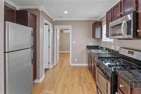 Tiny photo for 1007 Rose Avenue, Pasadena, CA 91107 (MLS # DW25141051)