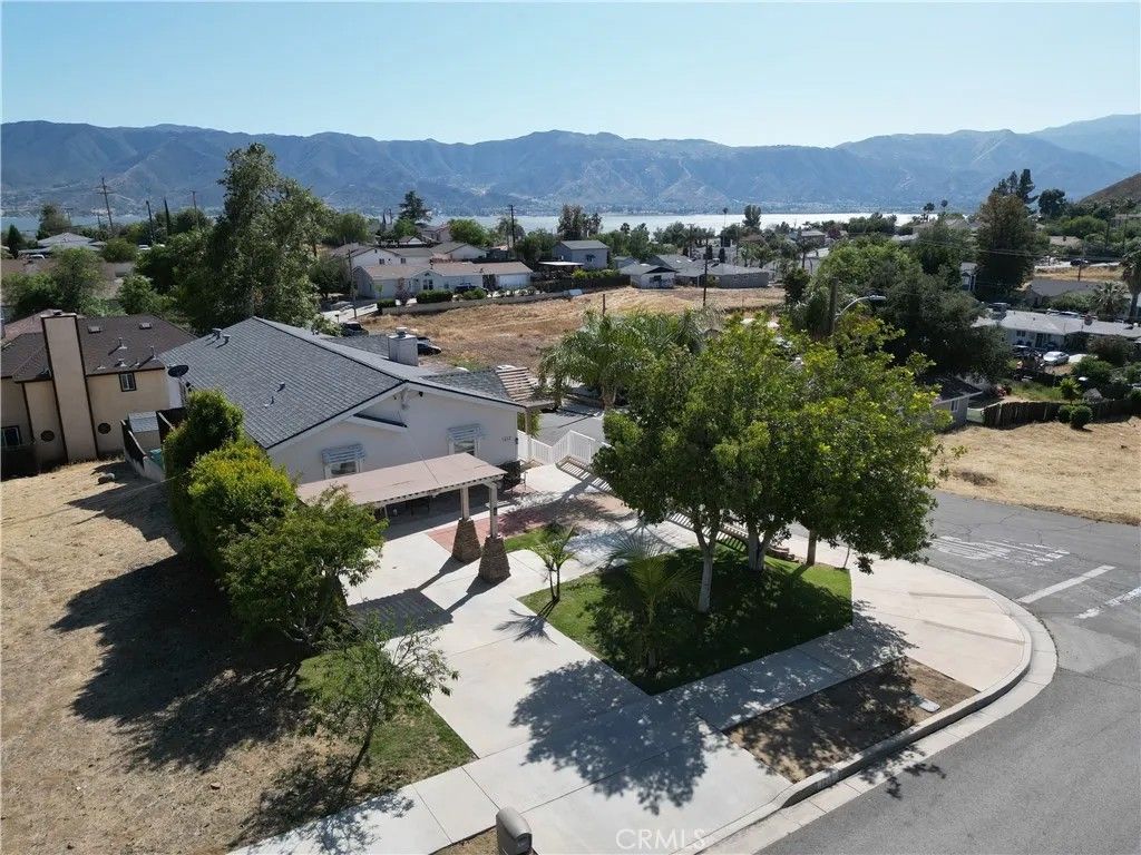 Photo of 1212 W Pottery Ave, Lake Elsinore, CA 92530 (MLS # IG26093310)