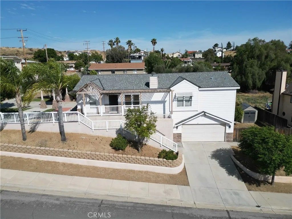 Photo of 1212 W Pottery Ave, Lake Elsinore, CA 92530 (MLS # IG26093310)