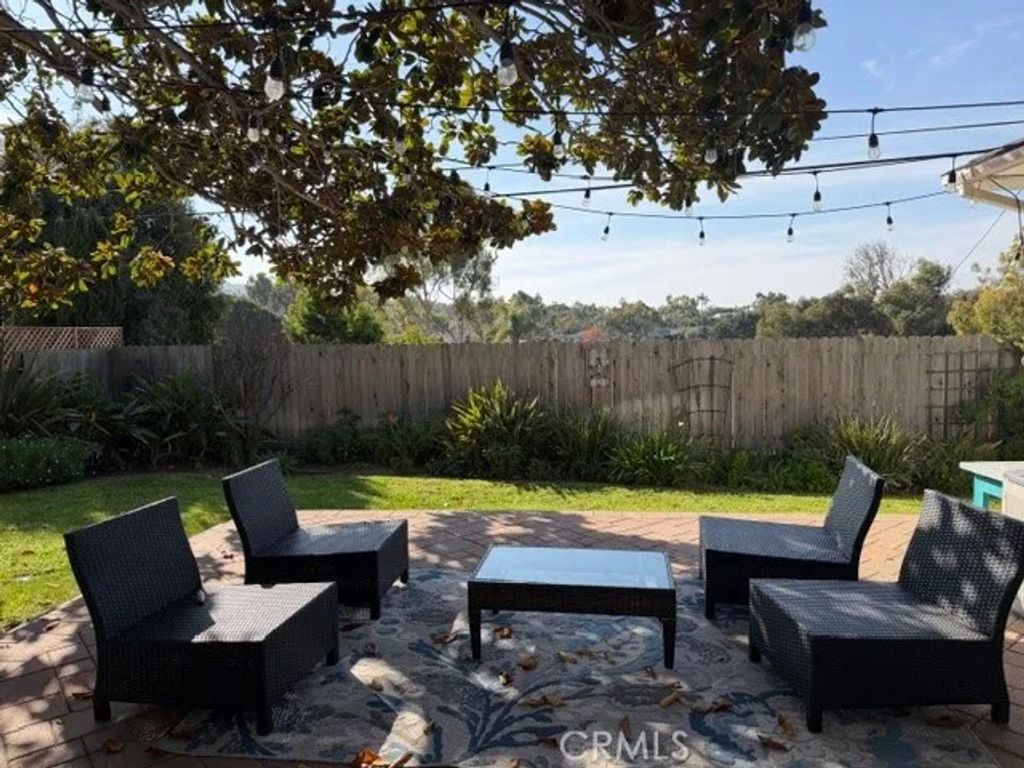 Photo of 388 Paseo De Gracia, Redondo Beach, CA 90277 (MLS # SB25268835)