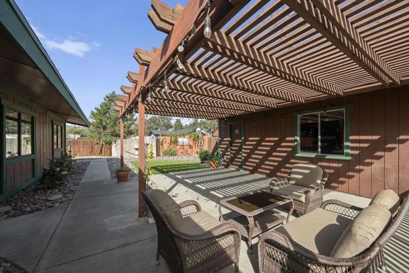 13314 LAKESHORE Drive
