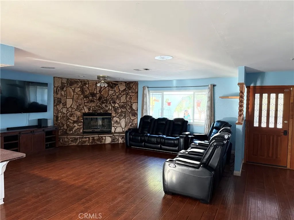 11910 Hawthorne