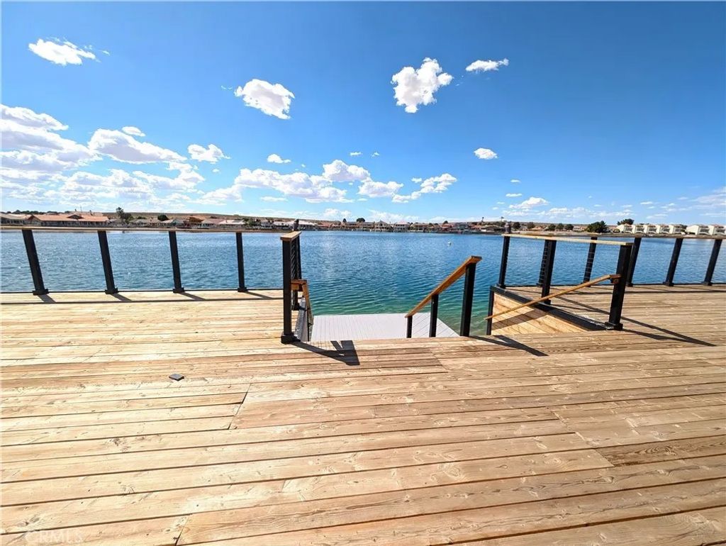 Photo of 27026 Reef Lane, Helendale, CA 92342 (MLS # SR25240421)