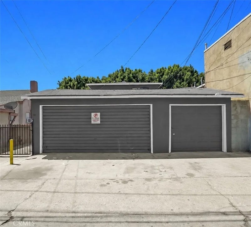 3249 E 4th