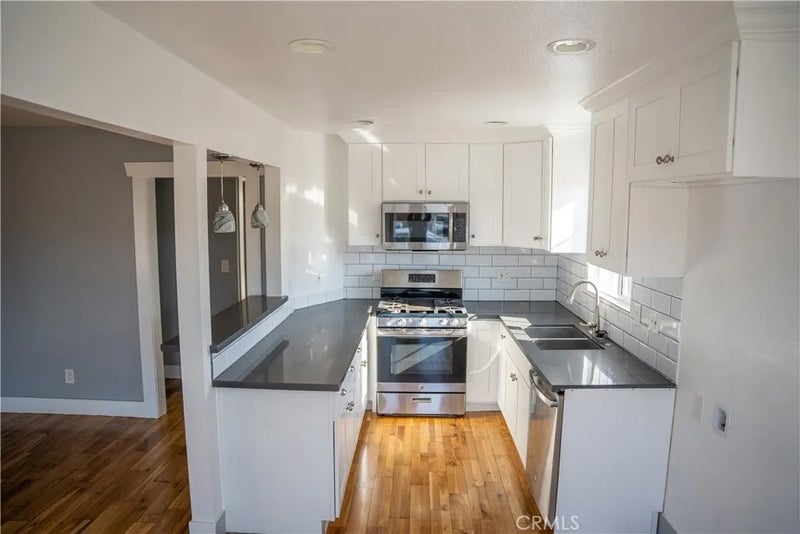 2143 W Arlington