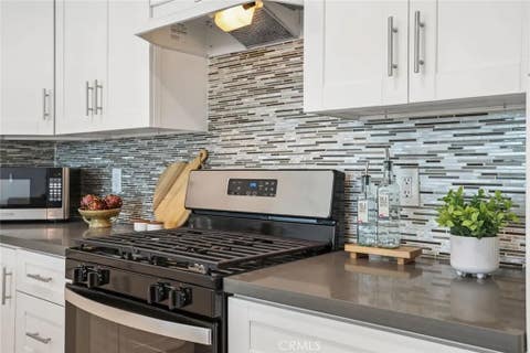 Tiny photo for 4189 Vineland AVE #120, Studio City, CA 91602 (MLS # SR26171611)