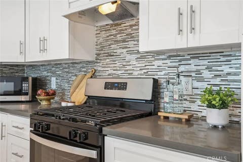 Tiny photo for 4189 Vineland AVE #120, Studio City, CA 91602 (MLS # SR26171611)