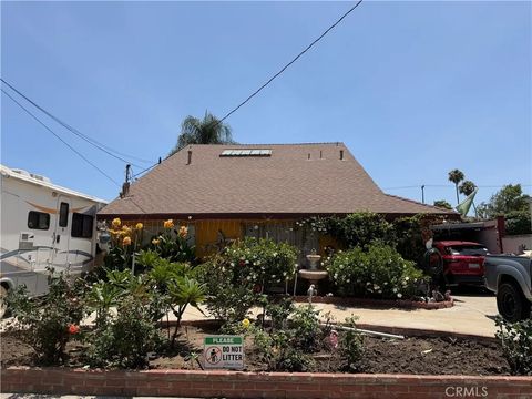 Photo of 16042 Kittridge ST, Van Nuys, CA 91406 (MLS # SR26129074)