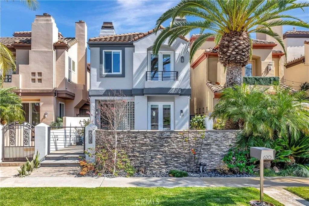Photo of 620 22nd Street, Huntington Beach, CA 92648 (MLS # OC26097710)