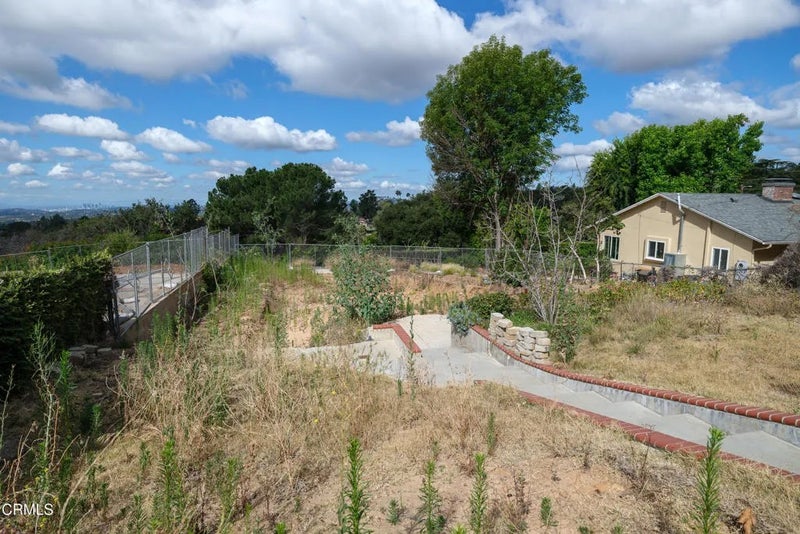 1205 E Loma Alta