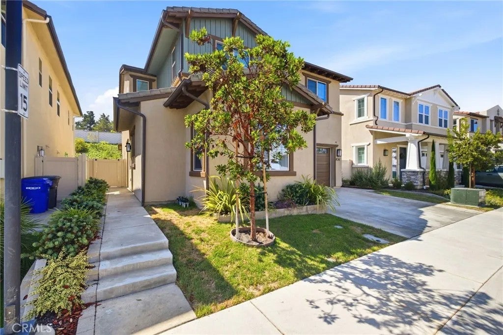 Photo of 706 Westbrook LOOP, San Marcos, CA 92078 (MLS # PW26212805)