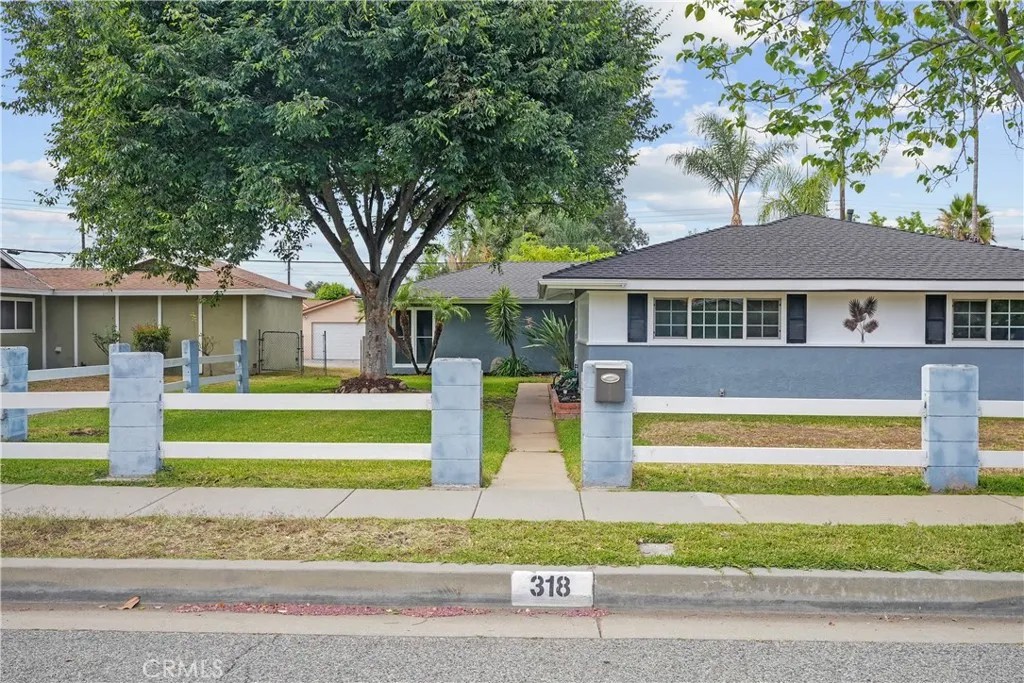 318 E Gladstone Street