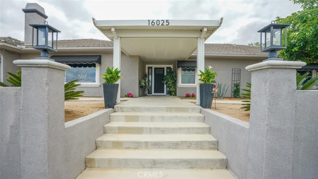 16025 Perry Heights