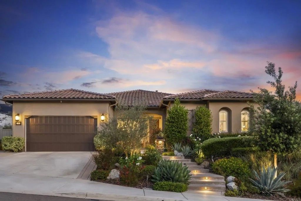 Photo of 1232 Stockton Place, Escondido, CA 92026 (MLS # NDP2604214)