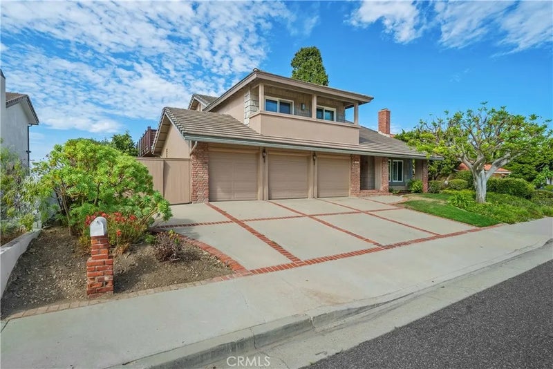 4235 Rousseau Lane