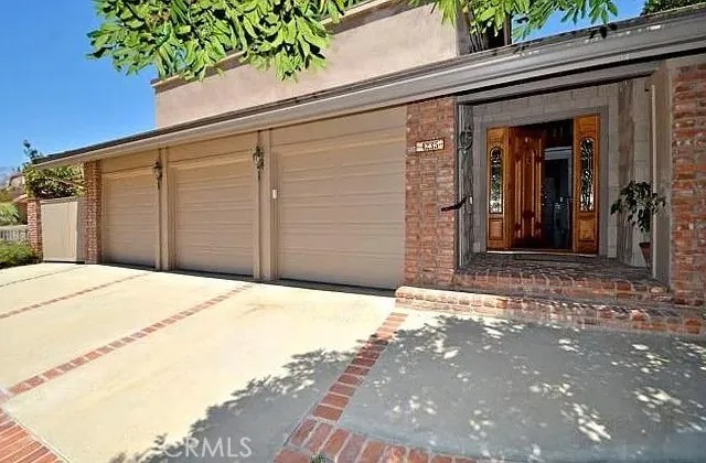 4235 Rousseau Lane