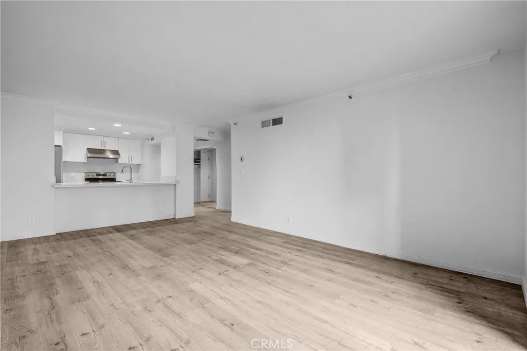600 W 9th 1103