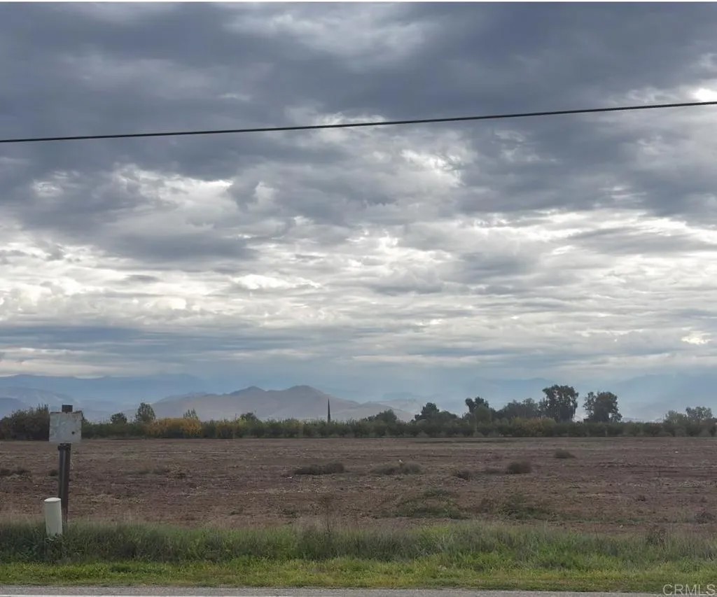 39088 39088 Road 104 Dinuba, CA