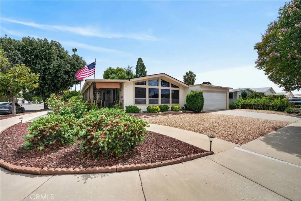 Photo of 2711 Chamise WAY, Hemet, CA 92545 (MLS # SW26118192)