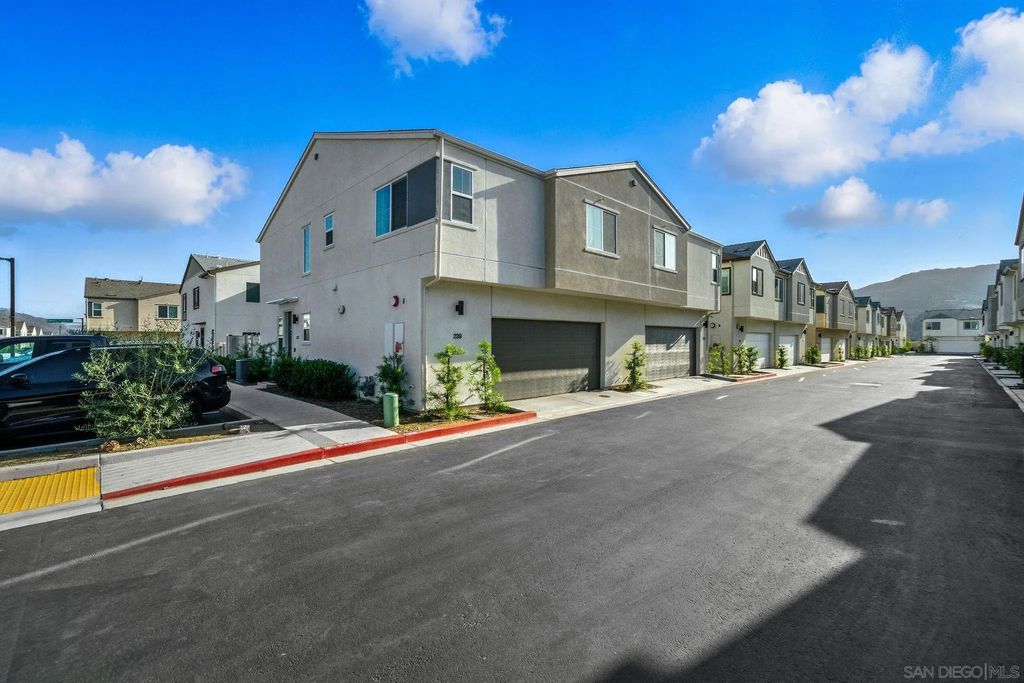 Photo of 239 Blended Place, Fallbrook, CA 92028 (MLS # 260006969)