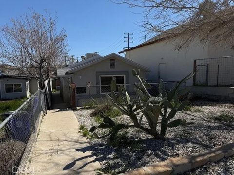 Photo of 15557 5th Street, Victorville, CA 92395 (MLS # SR26062235)