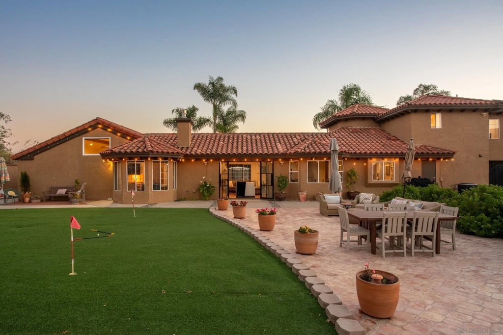 Photo of 24922 Terreno Drive, Temecula, CA 92590 (MLS # 260014062)