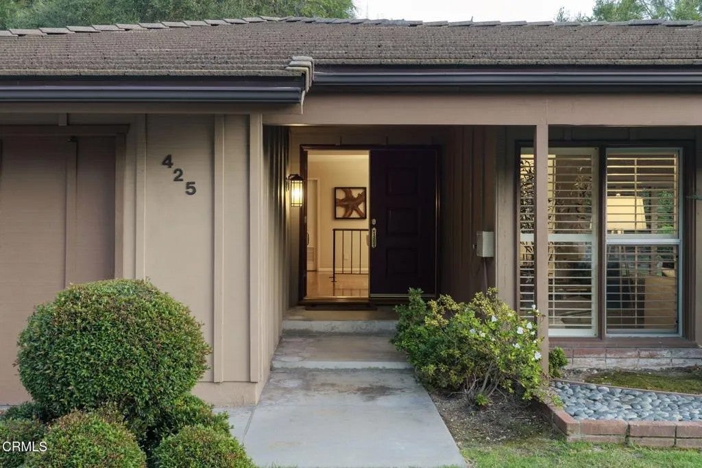 Photo of 425 La Terraza Street, South Pasadena, CA 91030 (MLS # P1-28921)