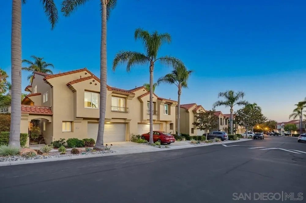 Photo of 1465 Caminito Solidago, La Jolla, CA 92037 (MLS # 260022334)
