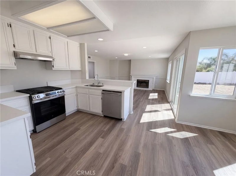 2371 W Via Bello