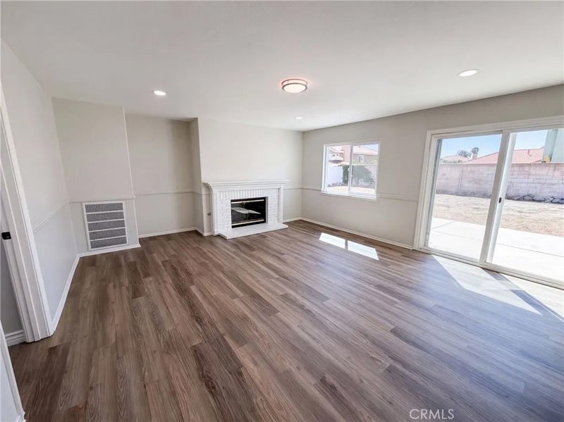 2371 W Via Bello