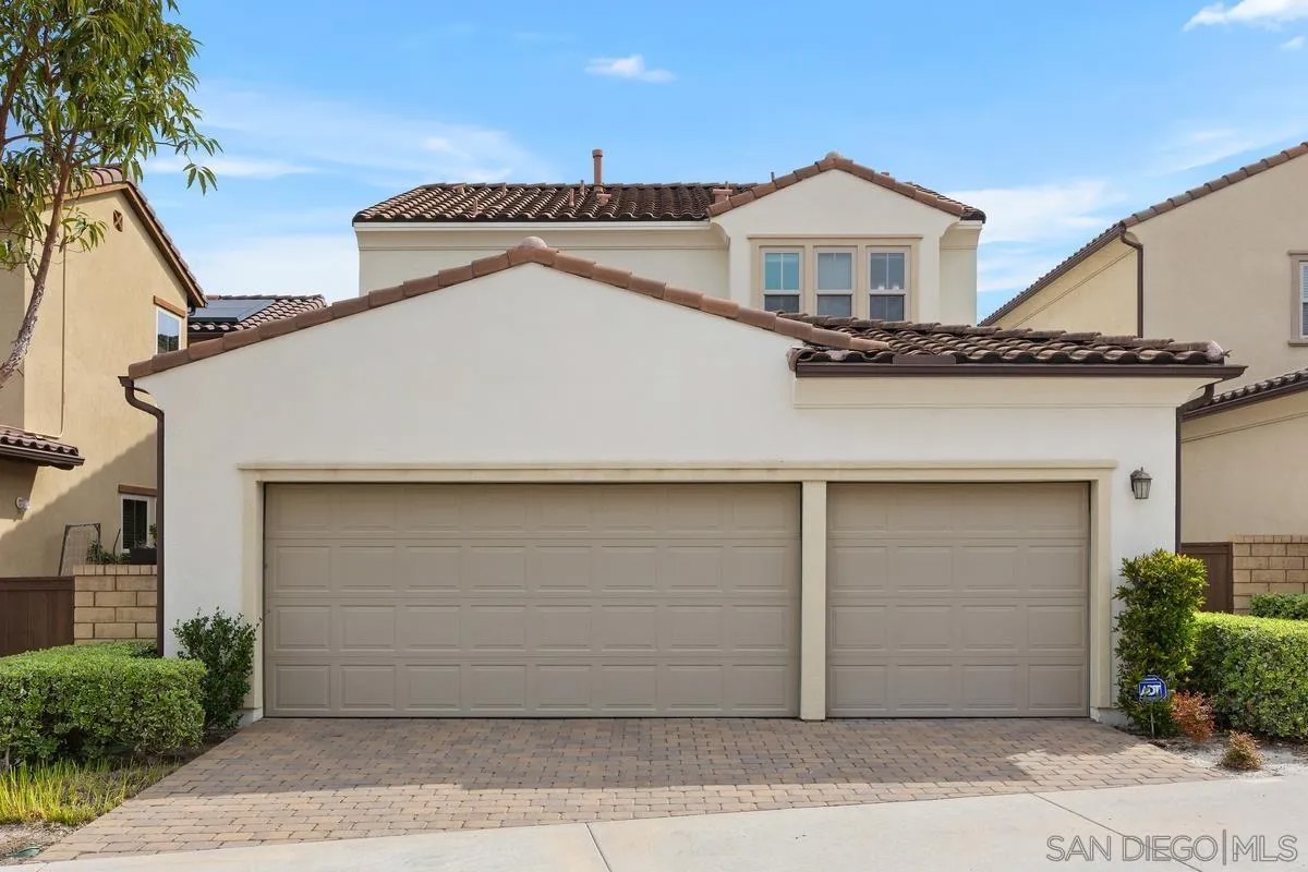 13566 Arroyo Dale Lane