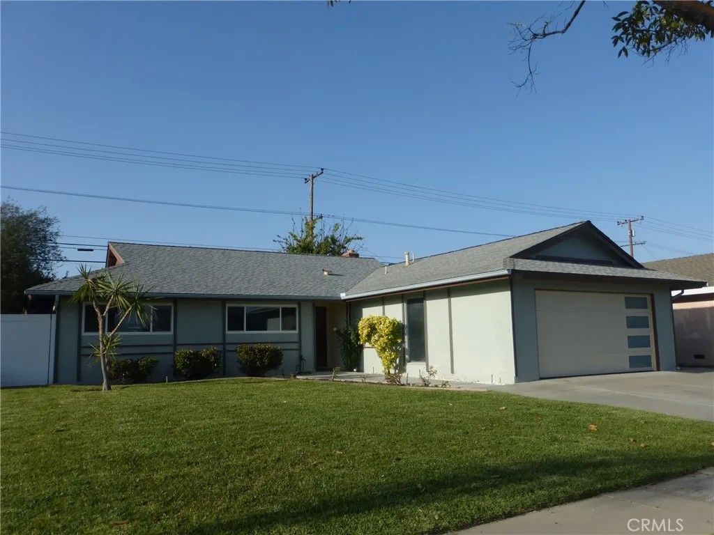 Photo of 8881 Albatross Dr, Huntington Beach, CA 92646 (MLS # PW26083142)