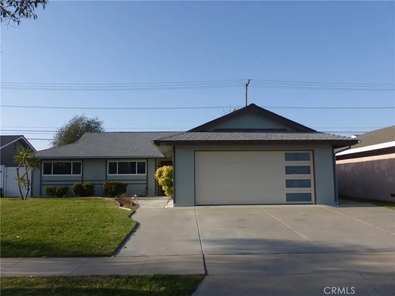 8881 Albatross Dr
