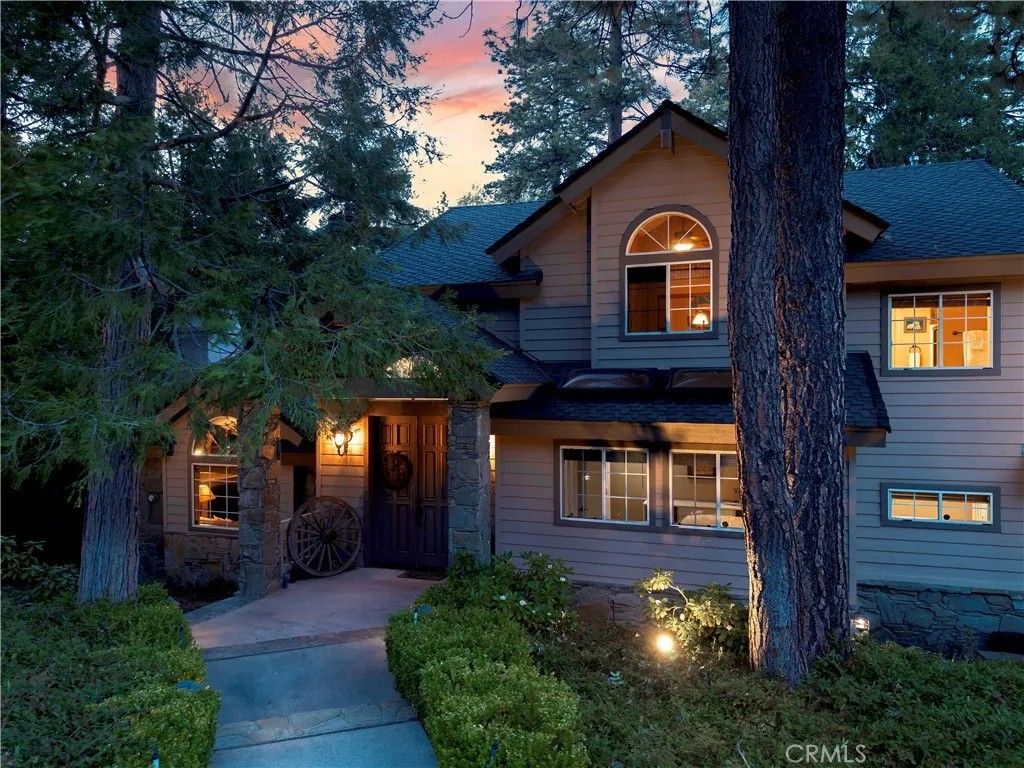 Photo of 355 Cedar Ridge, Lake Arrowhead, CA 92352 (MLS # IG26079484)