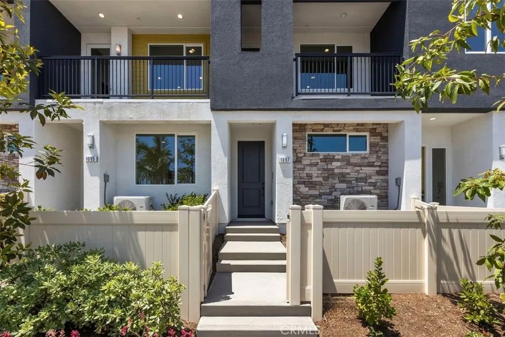 Photo of 1097 N Harbor Boulevard, Anaheim, CA 92801 (MLS # OC26023215)