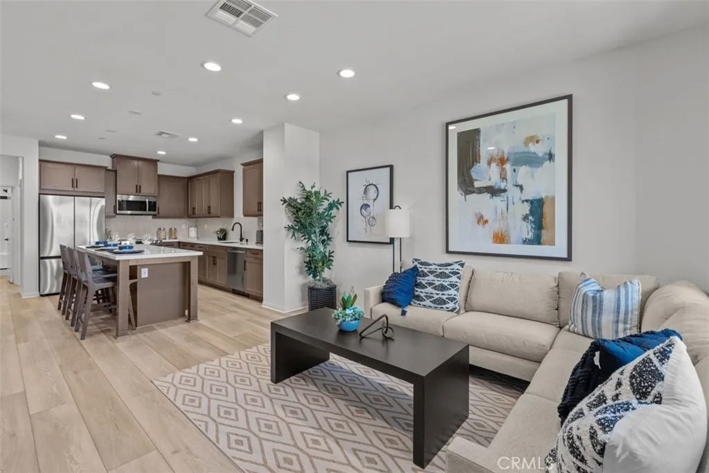 1097 N Harbor Boulevard