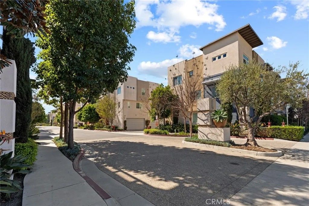 Photo of 5762 Acacia, Lakewood, CA 90712 (MLS # SB26058078)