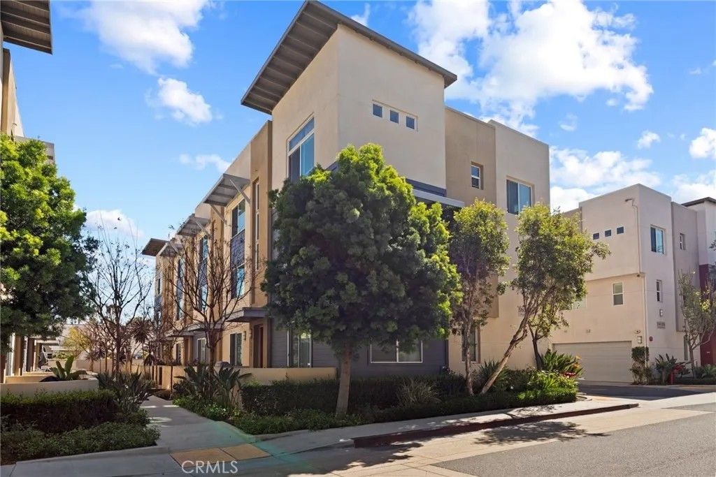 Photo of 5762 Acacia, Lakewood, CA 90712 (MLS # SB26058078)