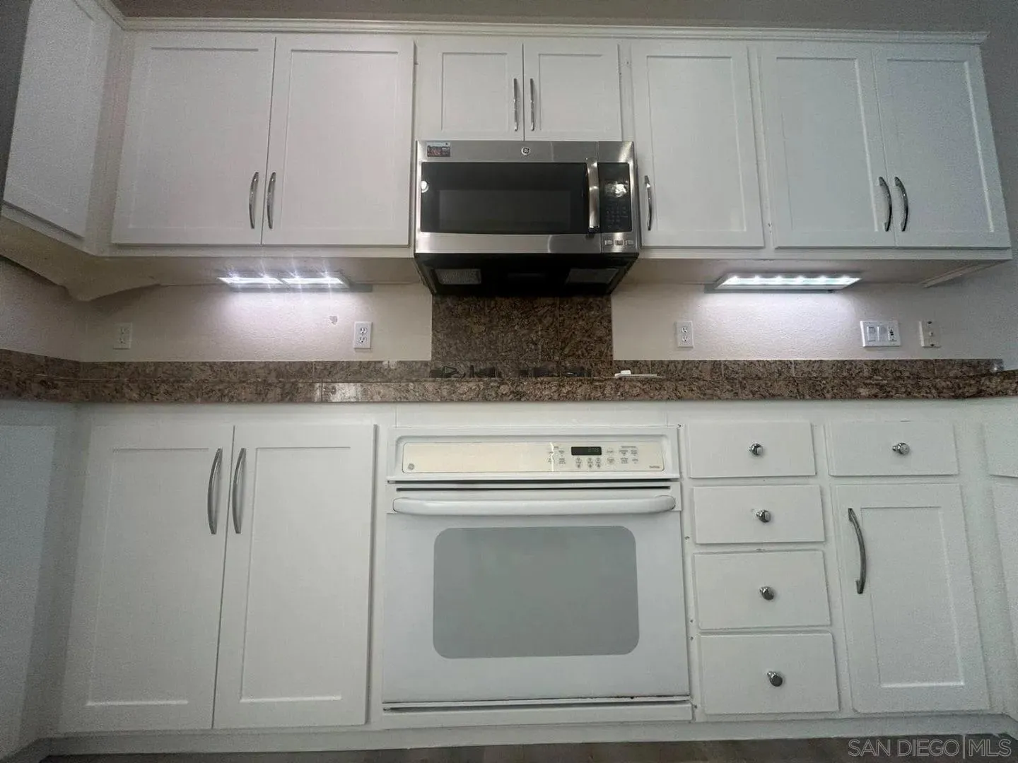 San Diego, California 92126, United States, 4 Bedrooms Bedrooms, ,3 BathroomsBathrooms,Residential,Active,238423