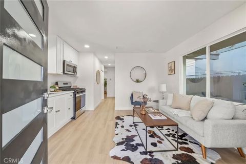 Photo of 408 Orange Ave, Long Beach, CA 90802 (MLS # PW25266093)